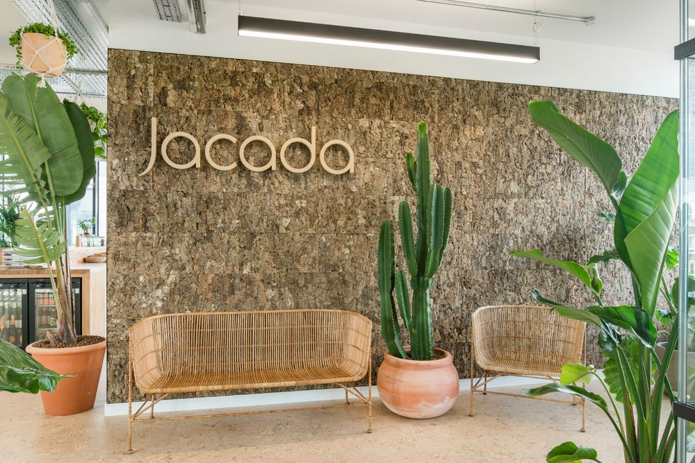 Jacada Travel 绿色生态办公室设计