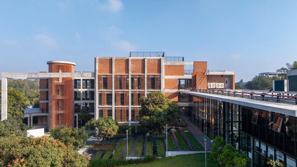 班加罗尔管理学院 | 自然与建筑的有机对话