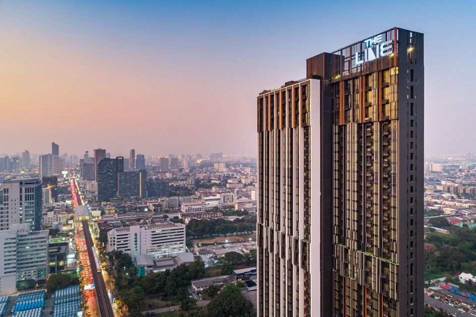 曼谷垂直集群公寓 | 生活在线条之间