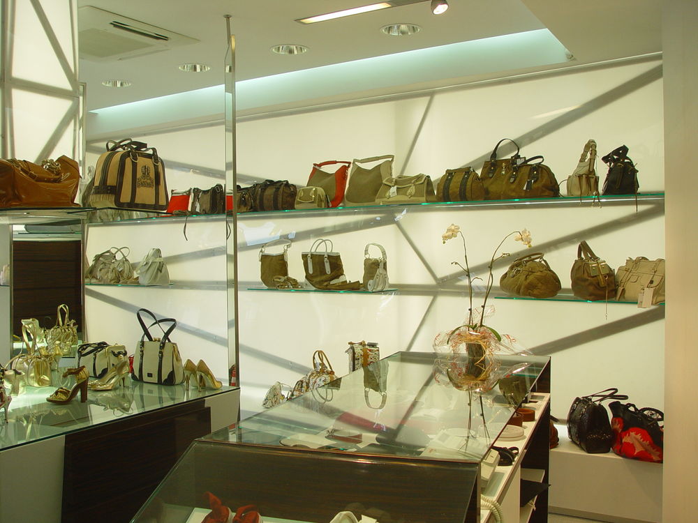 2008 年 Miceli 女性配饰店设计