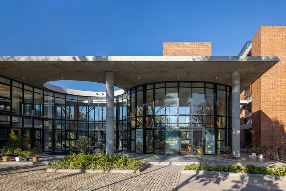 班加罗尔管理学院 | 自然与建筑的有机对话