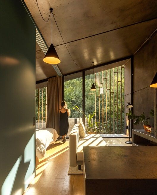 葡萄牙 Alvarenga 森林中的模块化小屋群