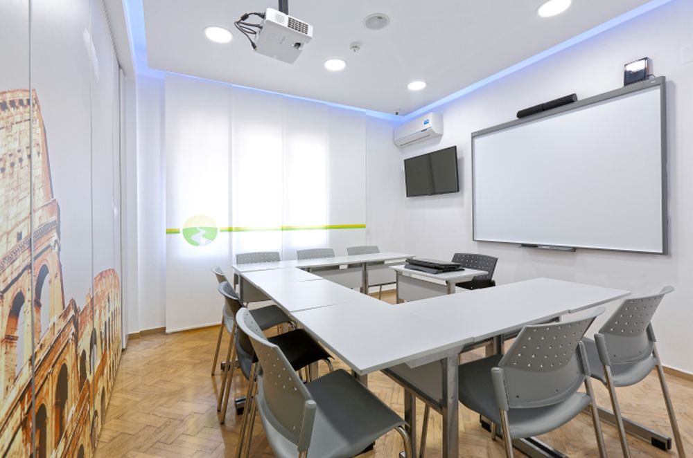 Lefteris Tsikandilakis丨大学丨Knowledge and Wisdom, the first interactive digital institute in Greece.