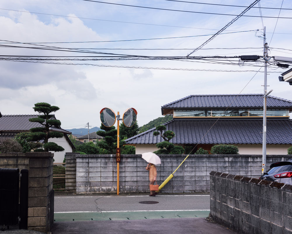 House in Matsubase | 废墟中的私密光庭