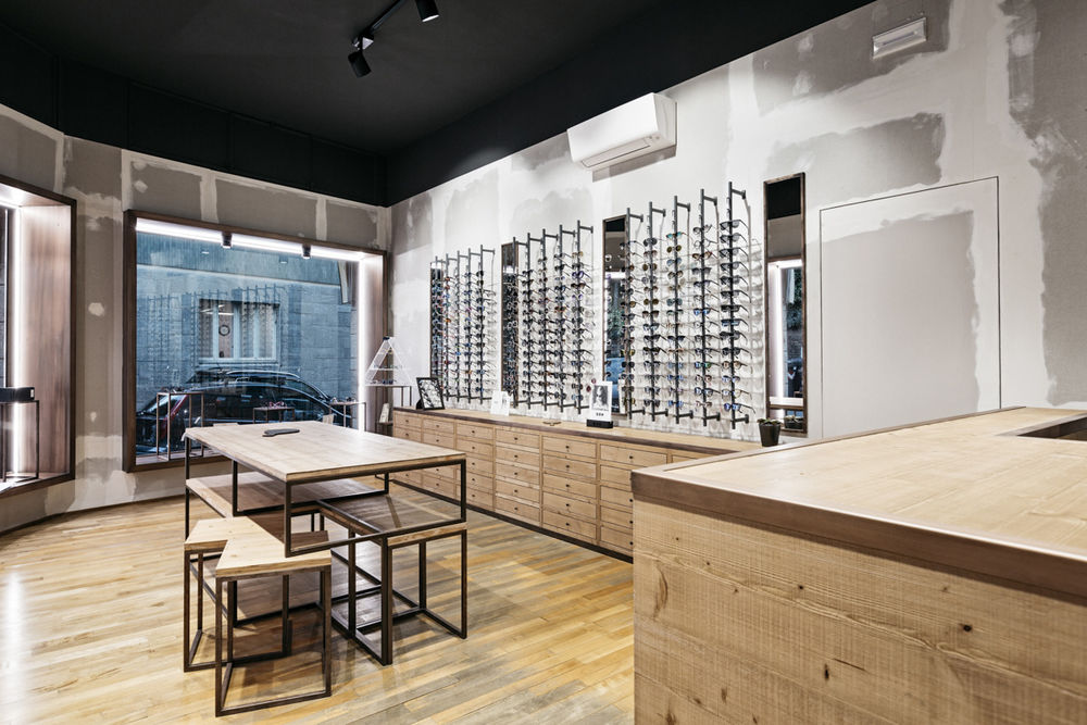 2017 年完成的 Ottica Q-Q 展示厅室内设计