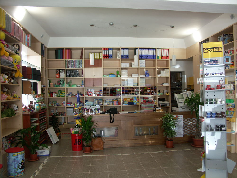 2008 年完成的 Minnella 书店室内设计