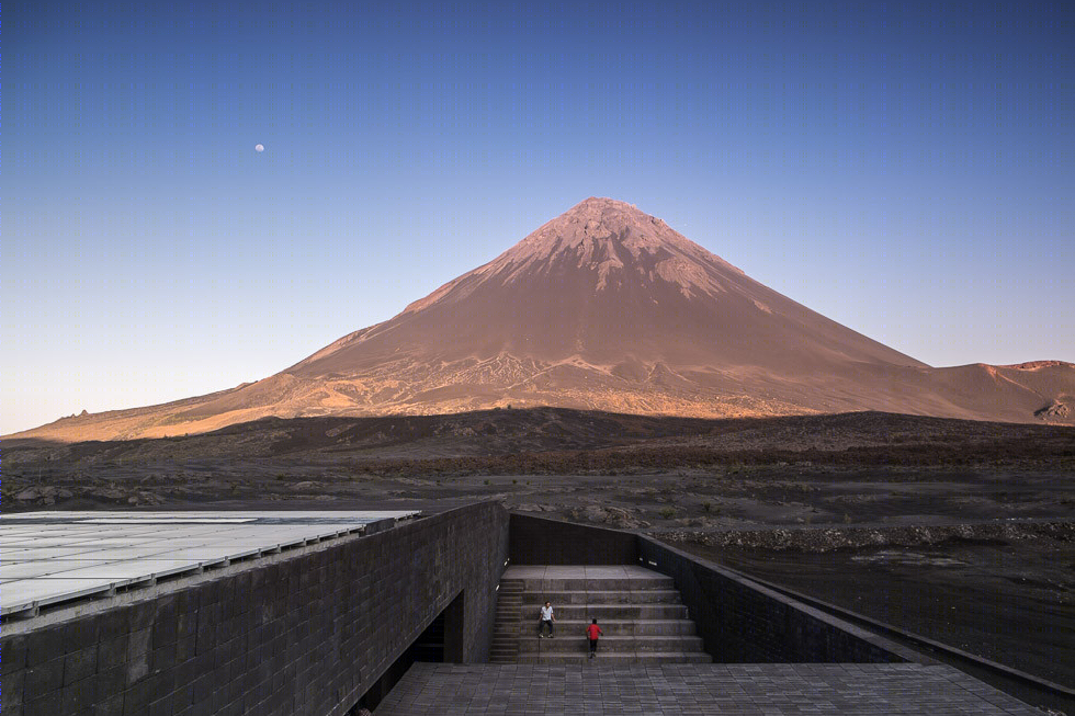 火山旁的乌托邦 | 佛得角自然公园总部设计