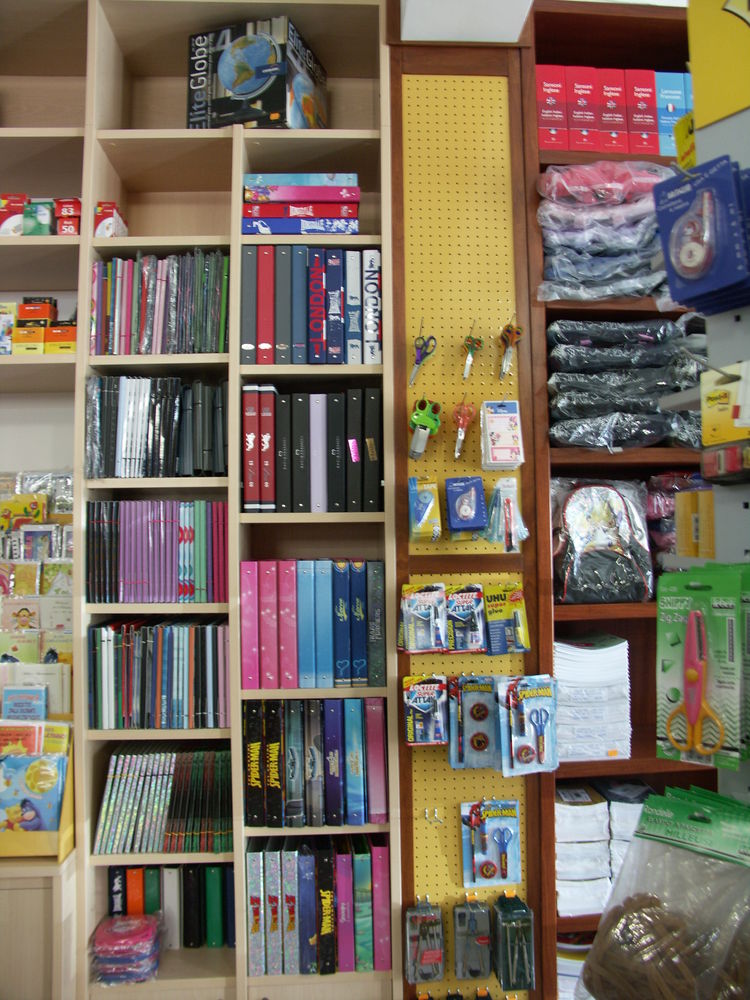 2008 年完成的 Minnella 书店室内设计