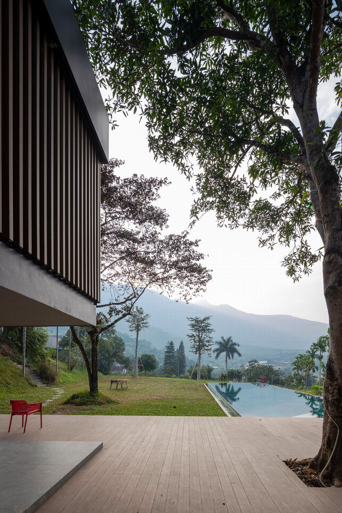 Quinn Hill 营地 | 和谐自然的乡村改建