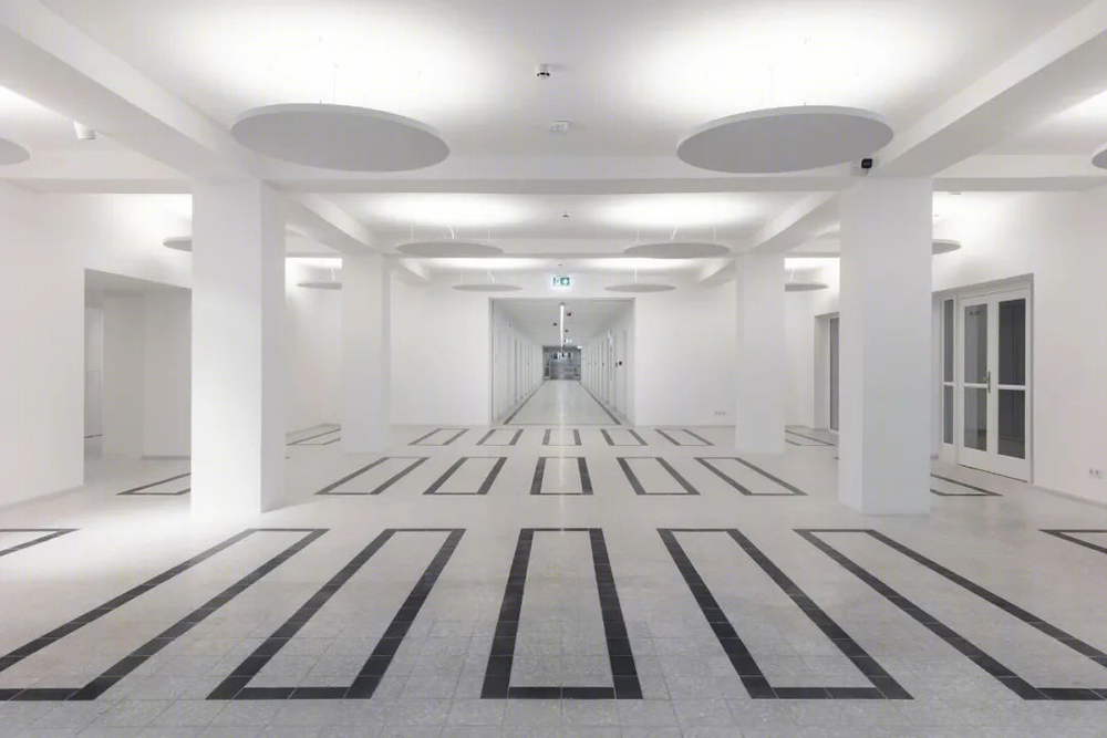 布达佩斯莫霍利-- 纳吉艺术设计大学校园建筑设计亮点