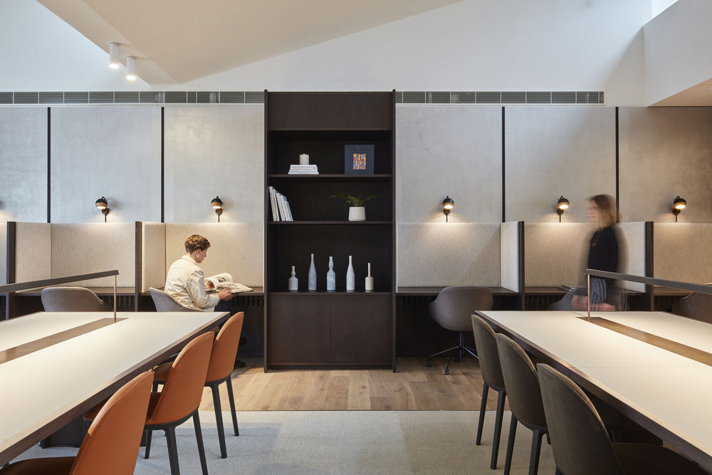 MoreySmith 翻新伦敦 CBRE 总部 | 现代工作场所的设计典范
