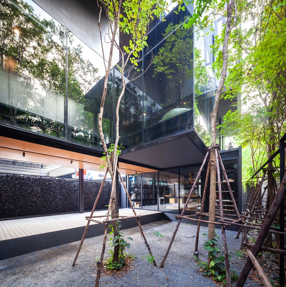曼谷 IDIN Architects 办公室——绿色创意空间