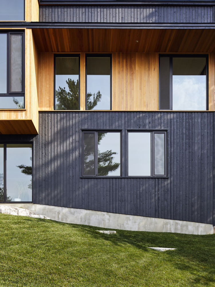 Sturgeon Lake House——嵌入山体的别墅设计