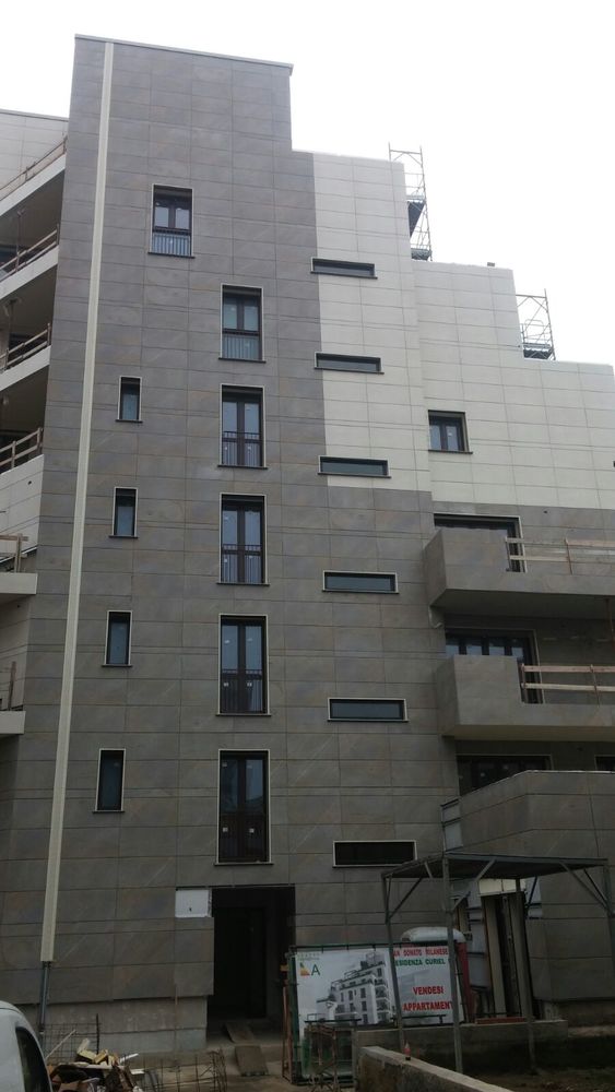 米兰 San Donato 新住宅楼，彩色瓷砖与保温系统的创新结合