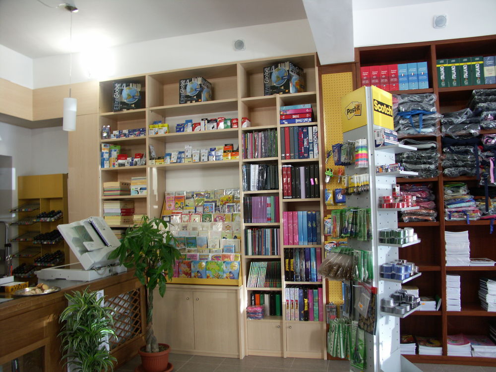 2008 年完成的 Minnella 书店室内设计