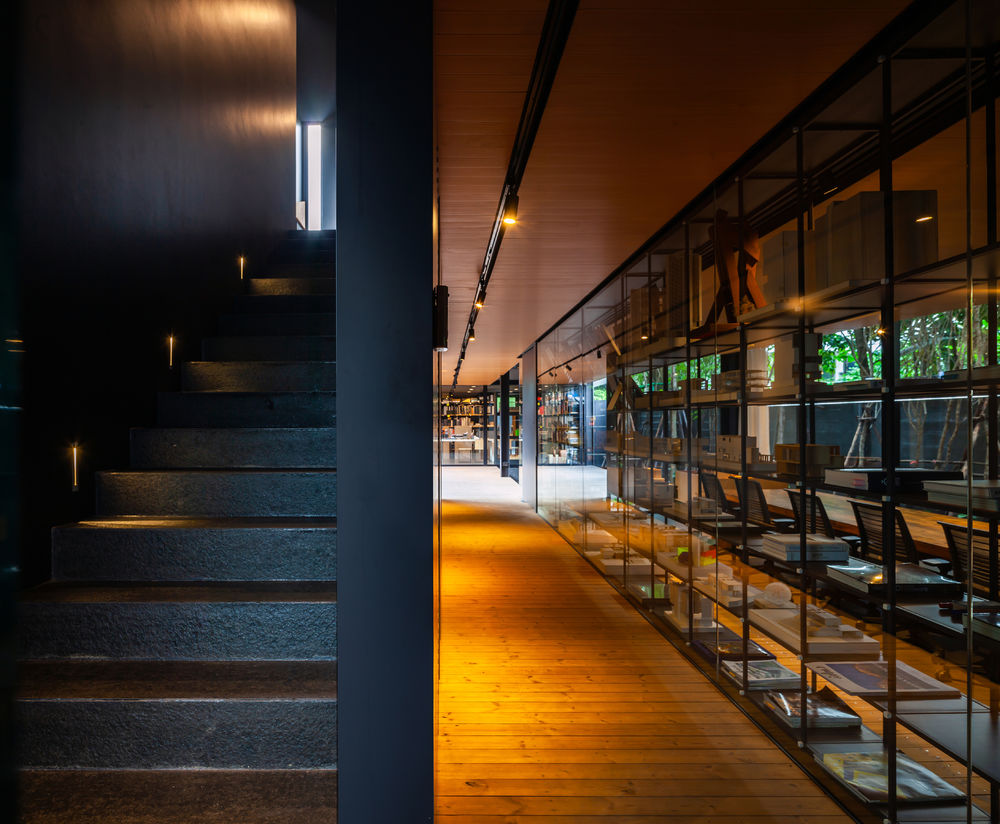 曼谷 IDIN Architects 办公室——绿色创意空间