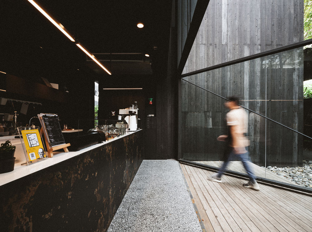 曼谷 IDIN Architects 办公室——绿色创意空间