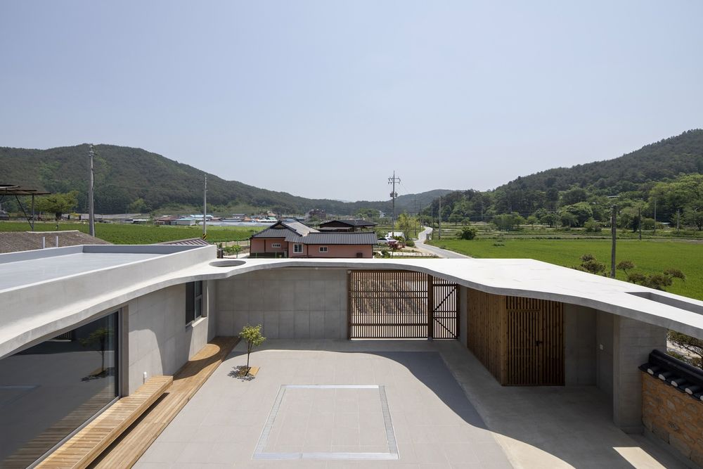 融入自然的韩国传统建筑丨Onhye-ri Jung Youngja House