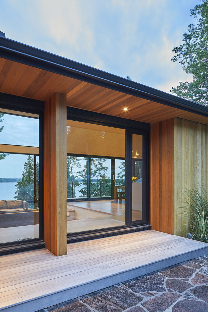 Sturgeon Lake House——嵌入山体的别墅设计