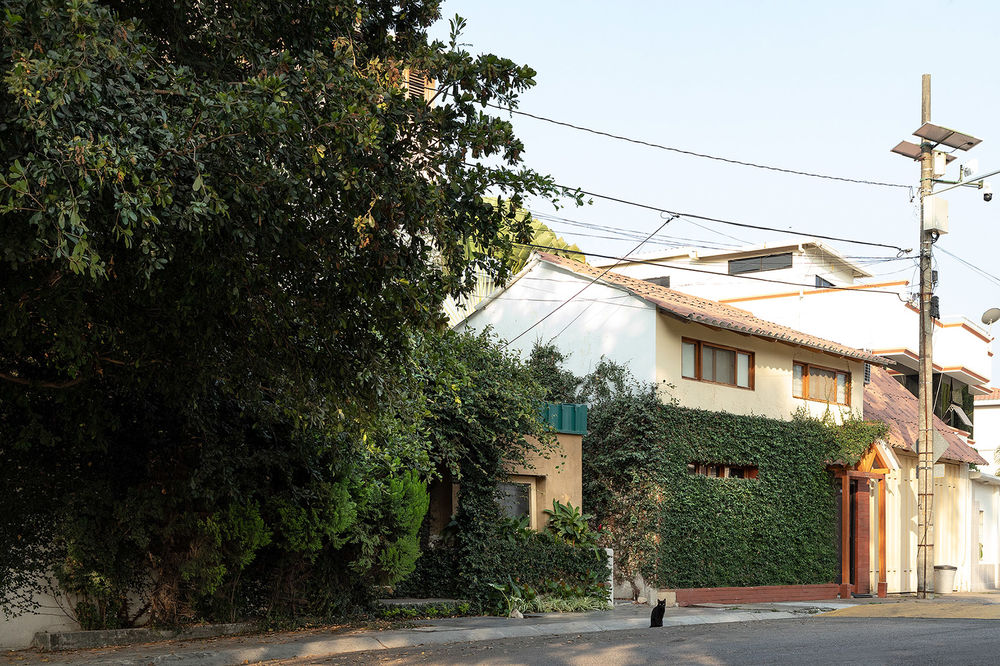 EL RETIRO住宅扩建 | 融入城市形态的多功能空间