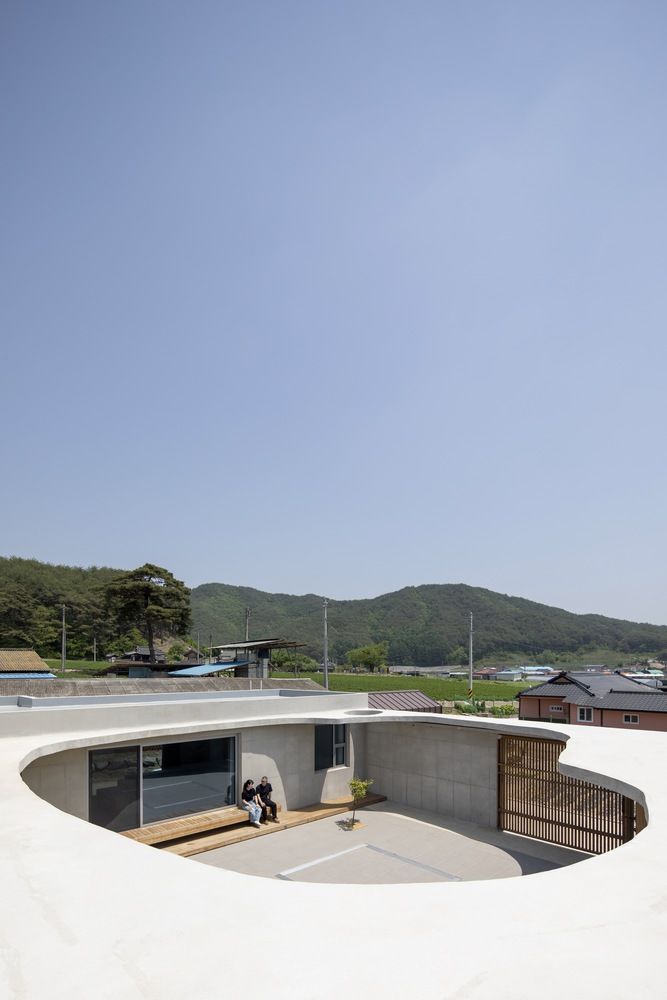 融入自然的韩国传统建筑丨Onhye-ri Jung Youngja House