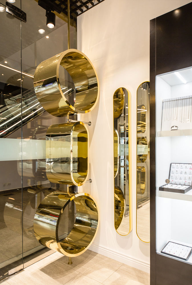 2017 年完成的 ORO 珠宝店室内设计