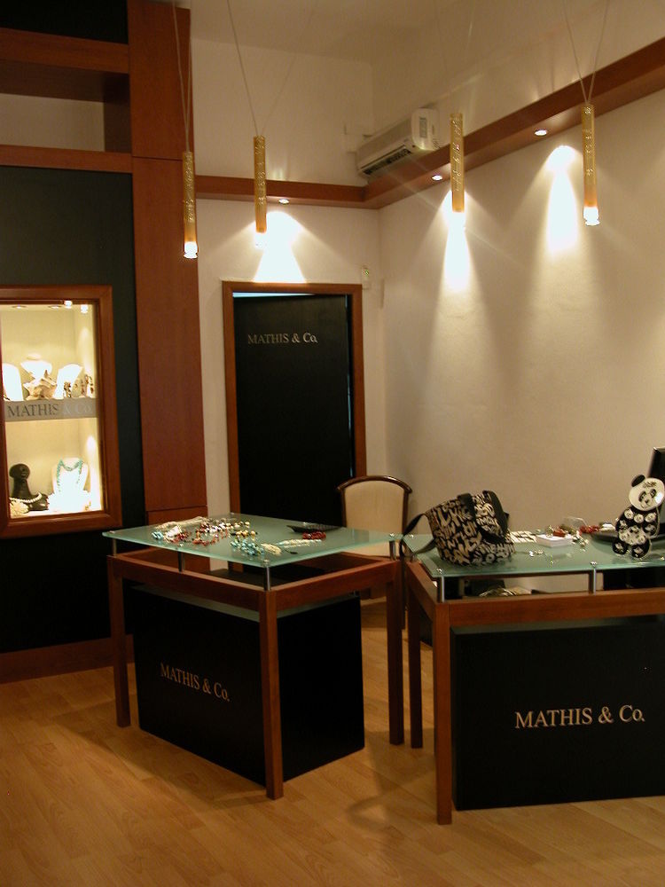 Mathis & Co. Jewels 2006 年精品店设计