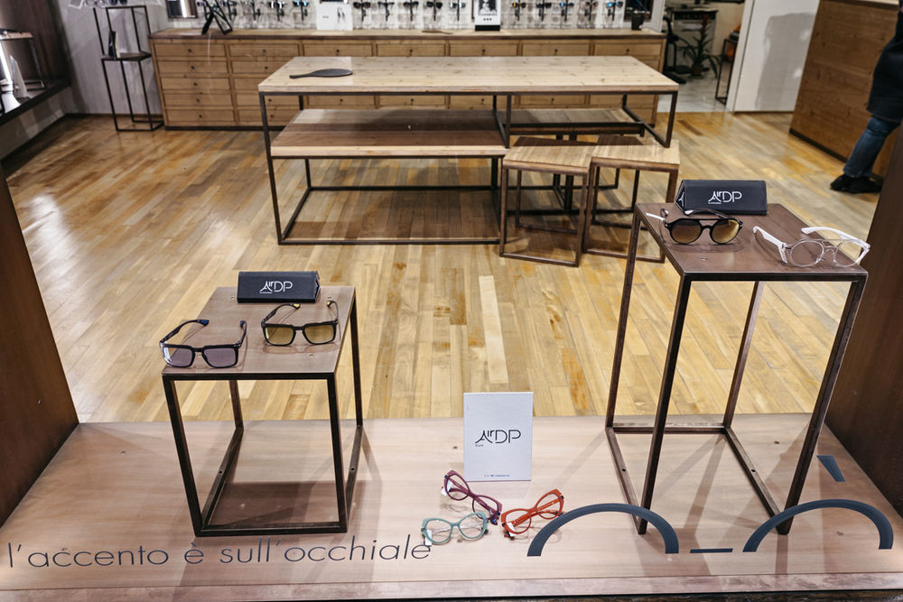 2017 年完成的 Ottica Q-Q 展示厅室内设计