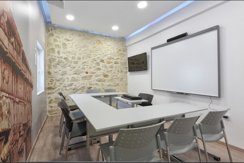 Lefteris Tsikandilakis丨大学丨Knowledge and Wisdom, the first interactive digital institute in Greece.