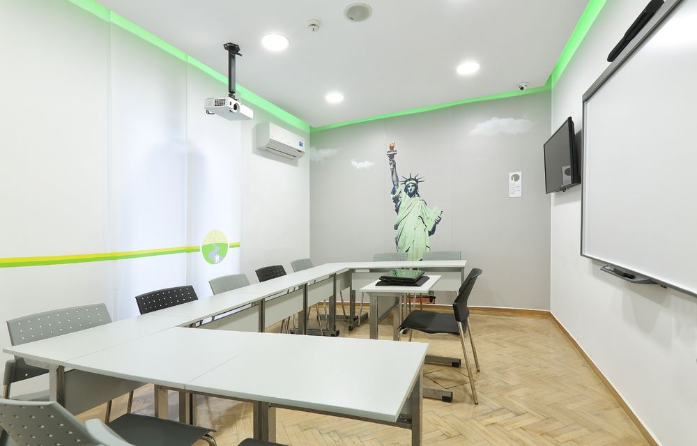 Lefteris Tsikandilakis丨大学丨Knowledge and Wisdom, the first interactive digital institute in Greece.