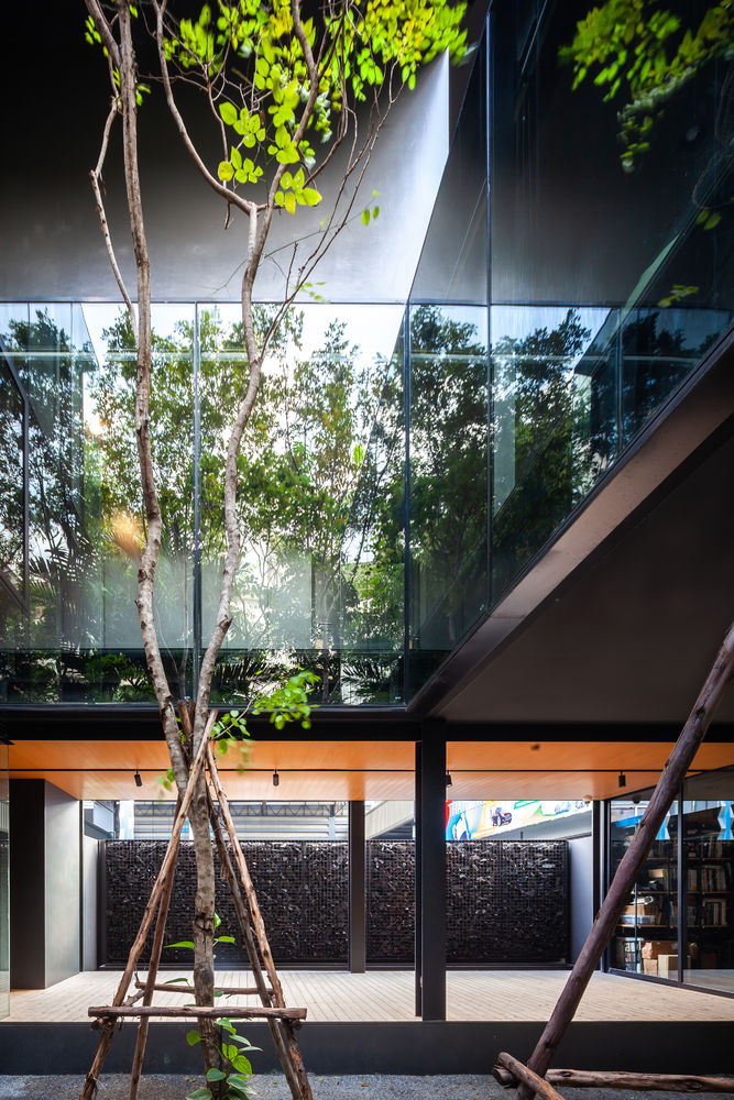 曼谷 IDIN Architects 办公室——绿色创意空间