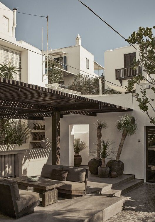 希腊 Mykonos 岛的 Noema Bar and Restaurant | 简约、自然与欢乐的现代希腊餐厅