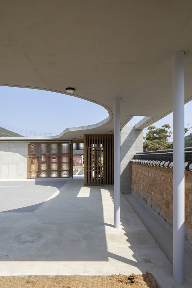 融入自然的韩国传统建筑丨Onhye-ri Jung Youngja House