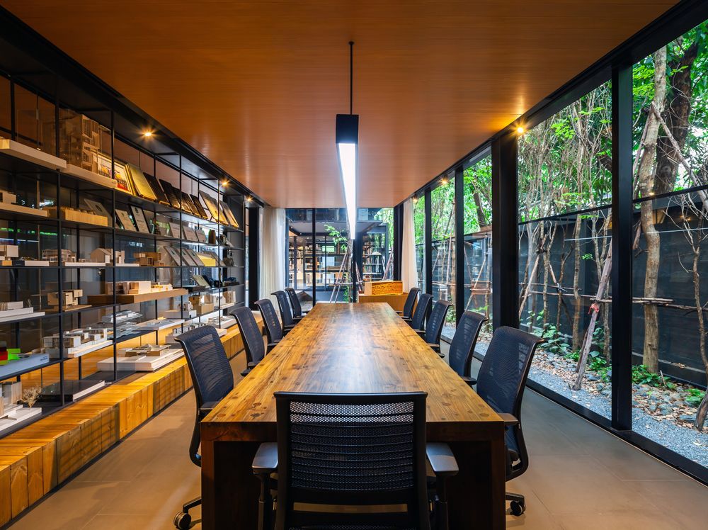曼谷 IDIN Architects 办公室——绿色创意空间