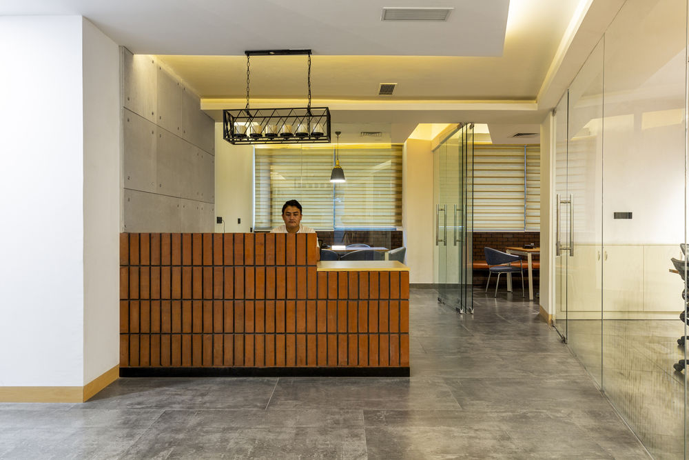 B18 Office, Gurugram | 简约工业风格的舒适办公空间