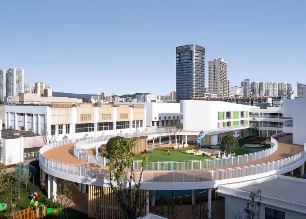 温暖的校园点亮城市 | 连廊到底是“实用主义”还是“形式主义”