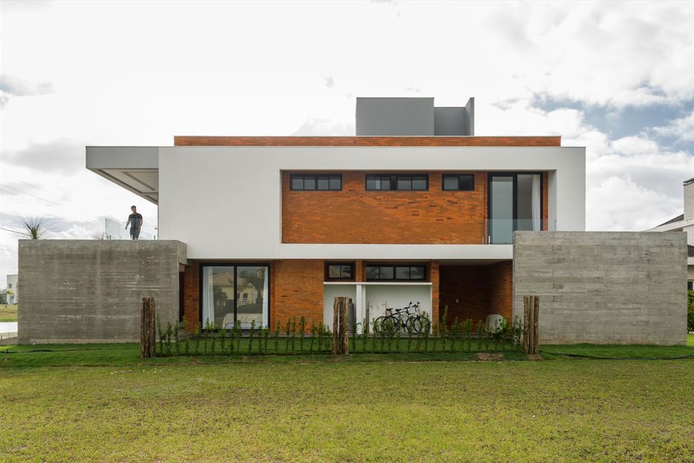 巴西 Casa L14 住宅 | 混凝土与木头的完美结合