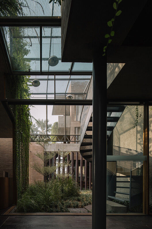 印度 Surat 别墅 Jungalow House 2 | 自然共生，可持续设计典范