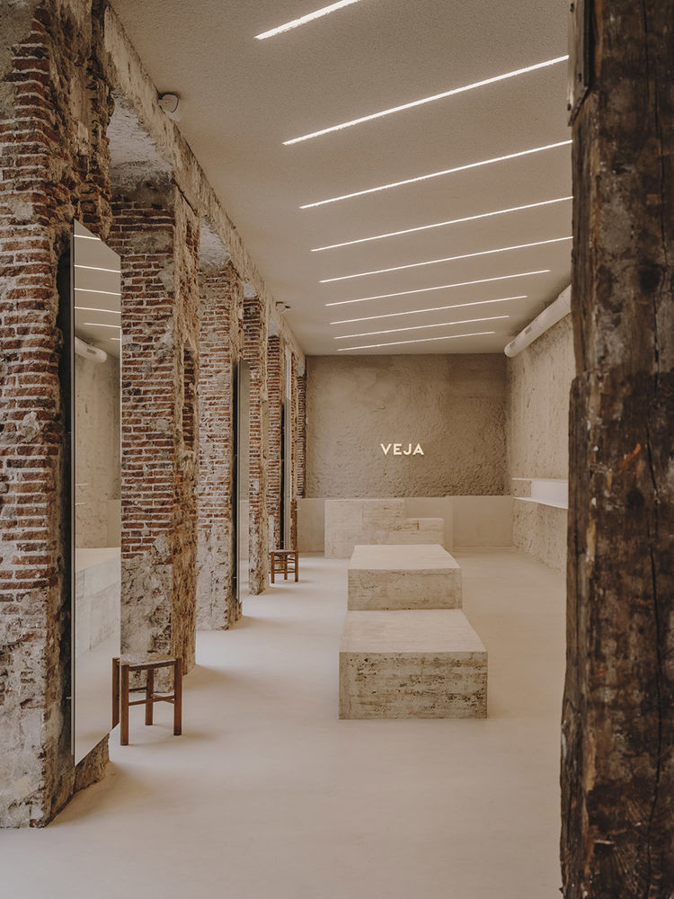 Veja鞋店，马德里 / Plantea Estudio