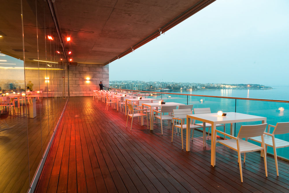 雅典新视野酒吧餐厅，现代简约海景空间