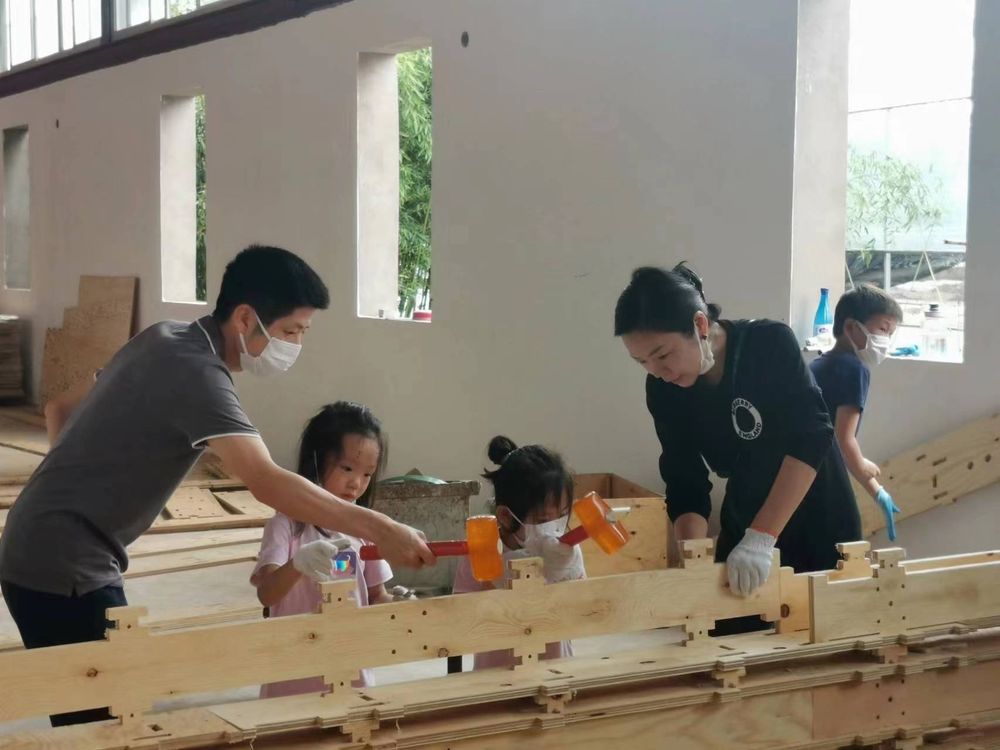 上海闵行松鼠与大山自然社区建筑改造更新 / 派对朋友的飞船