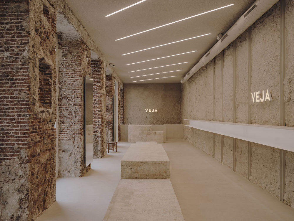 Veja鞋店，马德里 / Plantea Estudio