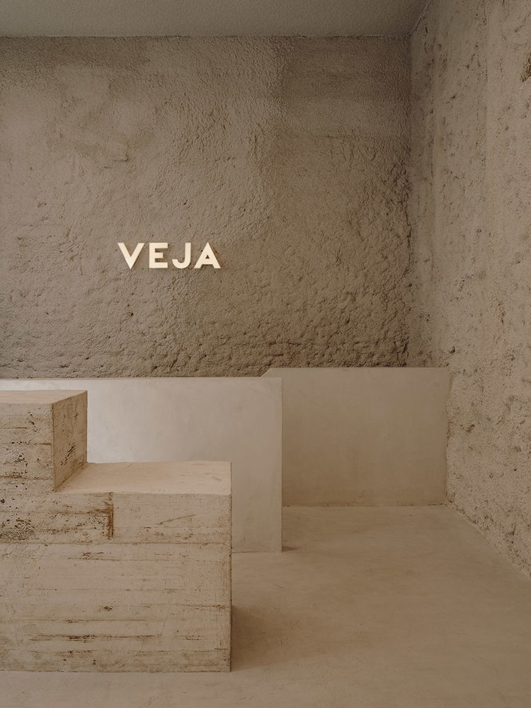 Veja鞋店，马德里 / Plantea Estudio