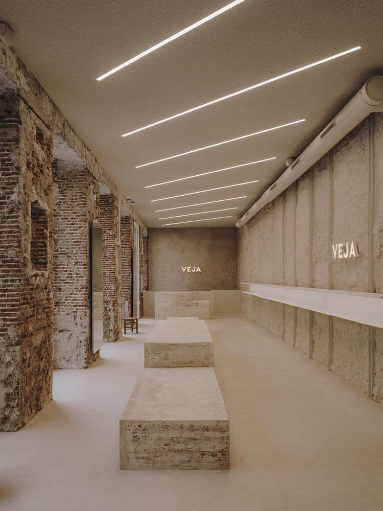 Veja鞋店，马德里 / Plantea Estudio