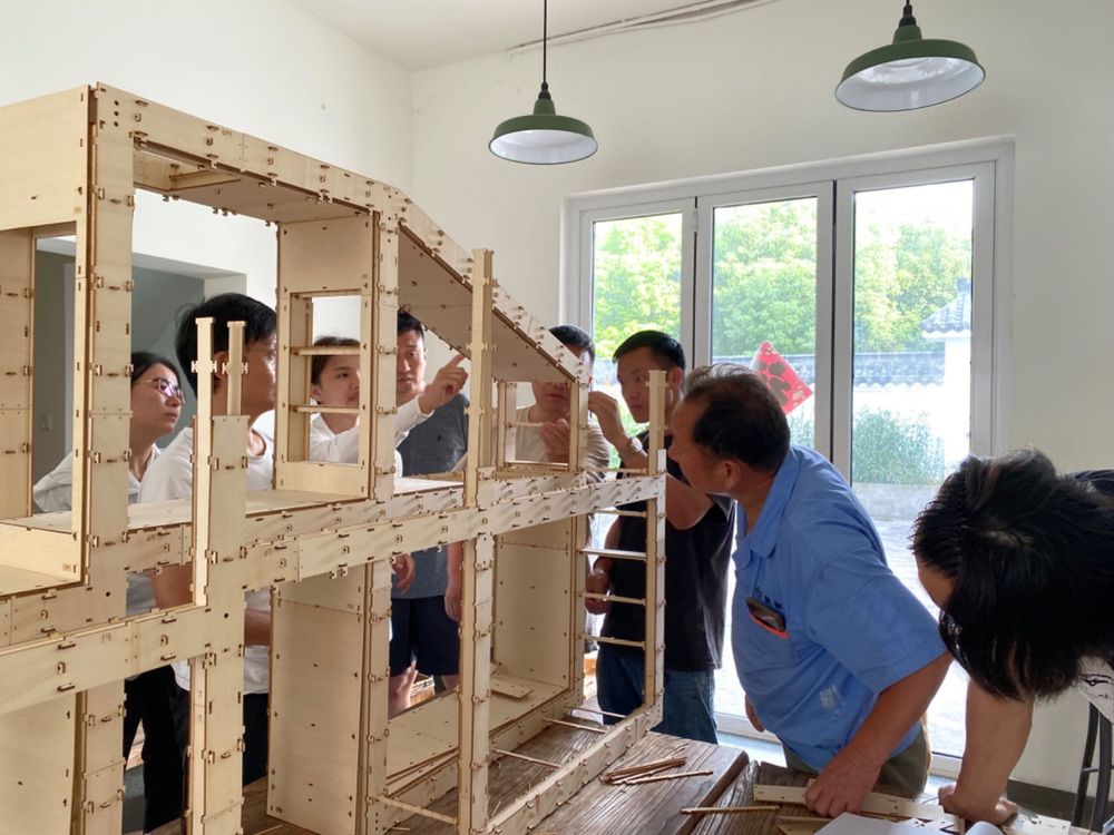 上海闵行松鼠与大山自然社区建筑改造更新 / 派对朋友的飞船