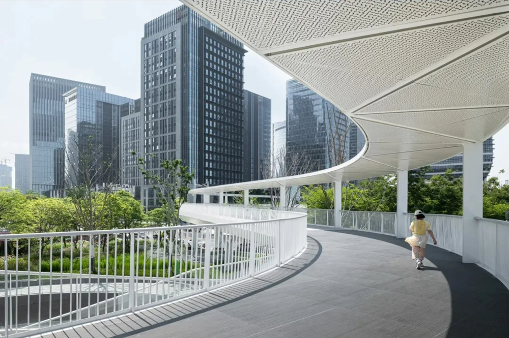 温暖的校园点亮城市 | 连廊到底是“实用主义”还是“形式主义”