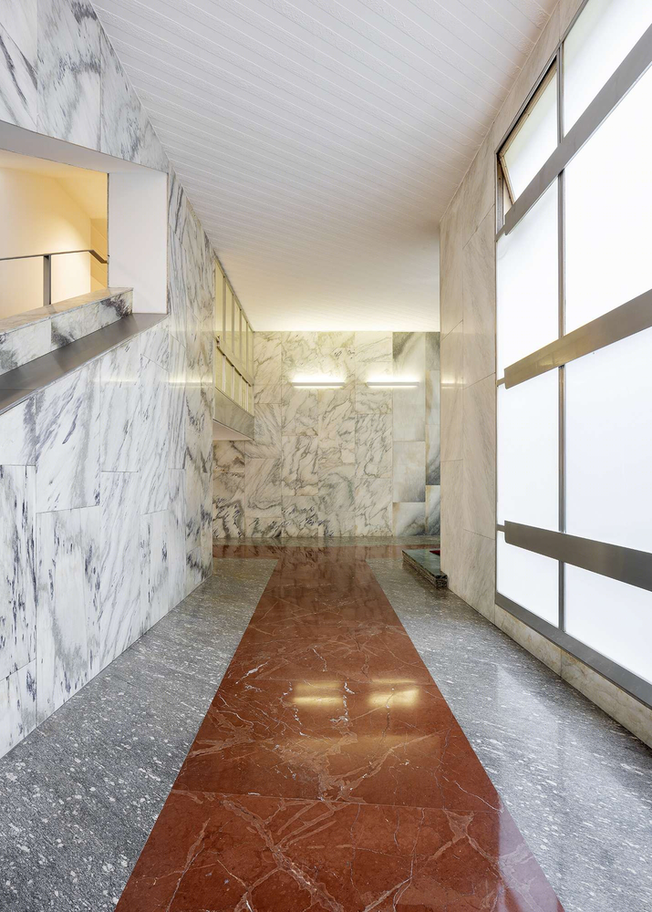 SAN BABILA MILAN ANTONIO CITTERIO DESIGN