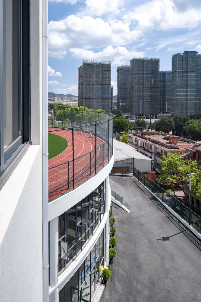 温暖的校园点亮城市 | 连廊到底是“实用主义”还是“形式主义”