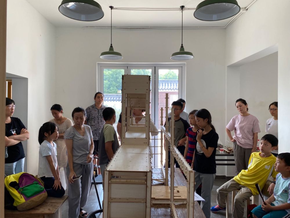 上海闵行松鼠与大山自然社区建筑改造更新 / 派对朋友的飞船