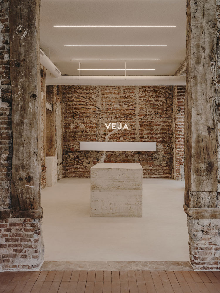 Veja鞋店，马德里 / Plantea Estudio